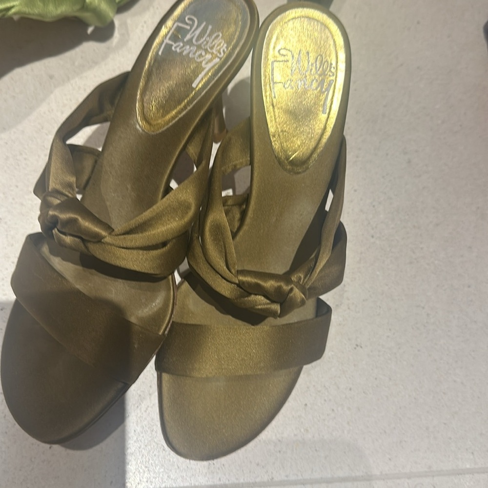 Beautiful satin open toe shoes.